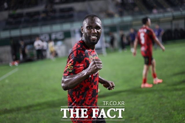 ‘하나은행 K리그2 2025’ 19라운드 MVP 영예를 차지한 김포의 콜롬비아 출신 공격 루이스(31)./K리그
