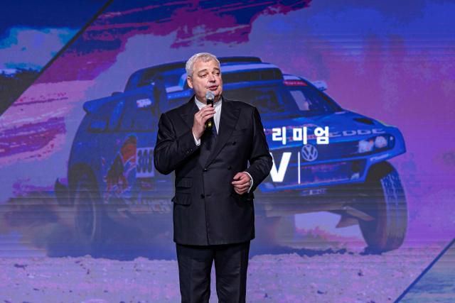 틸 셰어 폭스바겐그룹코리아 대표이사 사장이 지난해 8월 플래그십 SUV '신형 투아렉' 론칭 행사에서 발언하고 있다. /폭스바겐그룹코리아
