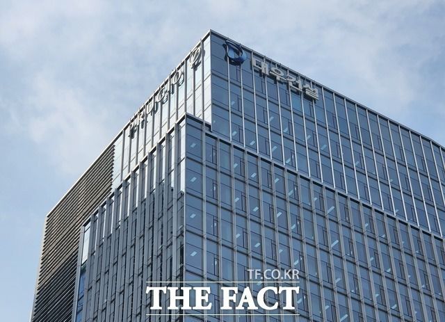 2022년 초 중흥그룹은 대우건설을 인수할 당시 노조와 3년 이내 동종업계 상위 3개사 수준으로 임금인상 실시' 등의 내용이 담긴 상생협약을 체결했다. 그러나 김보현 대우건설 대표이사 사장은 지난달 진행된 2025 단체교섭 제2차 본교섭에서 약속을 지키기 어렵다고 밝혔다. /더팩트 DB