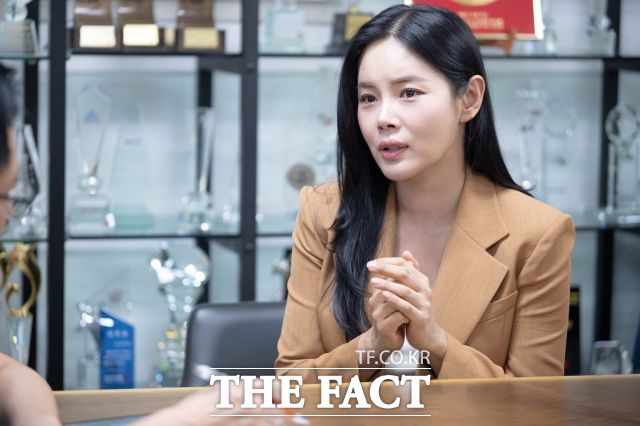 "저한테는 노래와 연기가 서로 시너지를 내는 동력이 됐다고 할 수 있죠." 조정민은 지난 6월12일부터 새로운 시즌을 알린 뮤지컬 '헤어드레서'에서 주인공으로 활약 중이다. /박헌우 기자