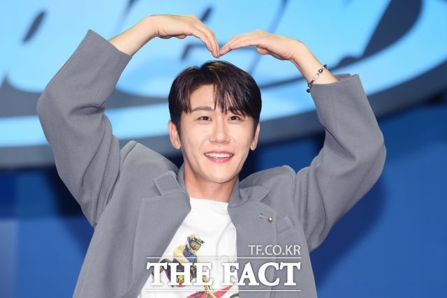 이른바 '음원 사재기' 혐의로 재판에 넘겨진 가수 영탁의 전 소속사 대표가 2심에서 징역형 집행유예로 감형받았다./장윤석 기자