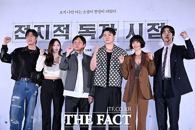 배우 이민호와 채수빈, 김병우 감독, 배우 신승호, 나나, 안효섭(왼쪽부터)이 호흡을 맞춘 '전지적 독자 시점'은 오는 23일 개봉한다. /서예원 기자