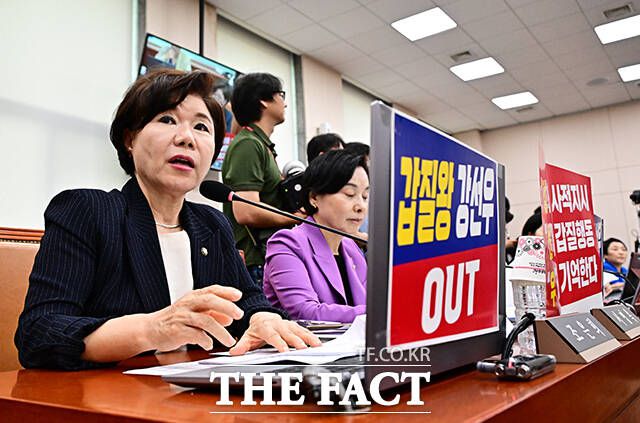 국민의힘은 강 후보자의 해명에 대해 강력히 비판했다. 조은희 국민의힘 의원이 14일 오전 서울 여의도 국회 여성가족위원회에서 열린 강선우 여성가족부 장관 후보자 인사청문회에 참석해 의사진행 발언을 하고 있다. /배정한 기자