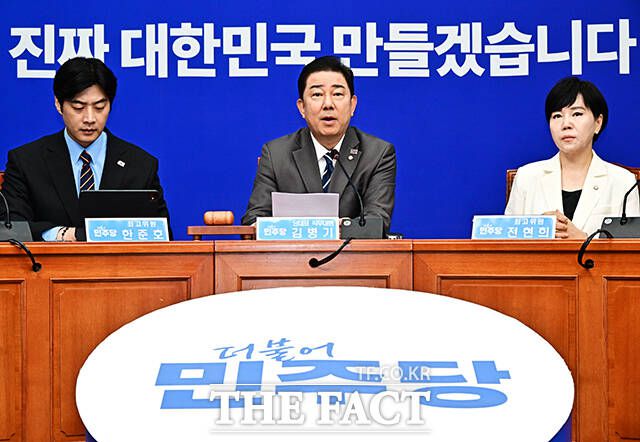 이재명 정부 출범 초기인 지난 달 쟁점 법안에 대해 숨고르기를 택했던 민주당이 윤석열 정부의 거부권 행사로 제동이 걸렸던 방송3법과 농업법은 물론, 최대 쟁점 법안으로 꼽히는 노란봉투법도 이달 중 추진을 예고하며 개혁 입법에 본격 드라이브를 걸고 있다./국회=배정한 기자