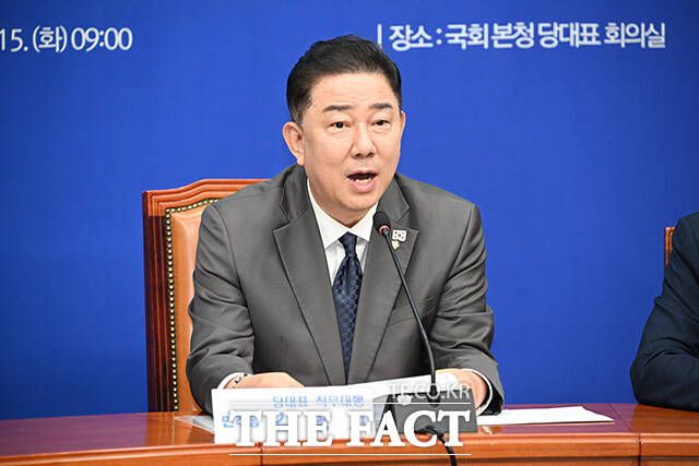 김병기 더불어민주당 당대표 직무대행 겸 원내대표는 "불법 내란으로 국민이 겪은 고통 그 이상을 느끼게 해줘야 한다"며 윤석열 전 대통령을 겨냥한 내란특검의 철저한 수사를 촉구했다. /박헌우 기자
