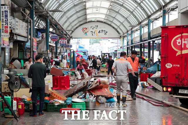 당진전통시장 호우 피해 복구 현장. /당진시