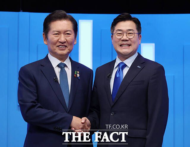 두 후보 모두 친명 정체성을 바탕으로 개혁 의지를 강조해 왔지만, 이번 사안에서는 접근 방식의 차이를 보였다. 정 후보는 일관된 지지 입장을 유지했으나, 여론 변화에 대한 유연한 대응은 아쉬웠다는 평가가 있다. 반면 박 후보는 정치적 부담을 감수하면서도 사전에 방향성을 제시해 결과적으로 상황을 주도했다는 분석이다. /국회사진기자단