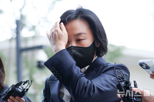 유 전 행정관(사진)은 김 여사가 운영한 코바나컨텐츠에서 일했던 직원으로 건진법사 전성배 씨의 휴대전화에 '건희2'라고 저장된 연락처의 실제 사용자로도 전해진다. /뉴시스