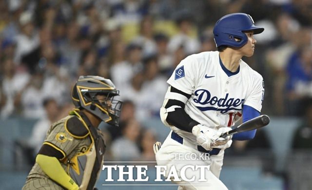 오타니는 선발 등판 후 현저하게 타격 성적이 떨어져 이제 나이를 고려해 '이도류' 고집을 버리고 어느 한쪽을 선택하는 게 낫다는 지적을 받고 있다./AP.뉴시스