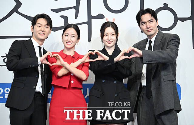 배우 이학주 전혜빈 정채연 이진욱(왼쪽부터)이 출연하는 '에스콰이어'는 오는 8월 2일 오후 10시 40분 첫 방송한다. /박헌우 기자