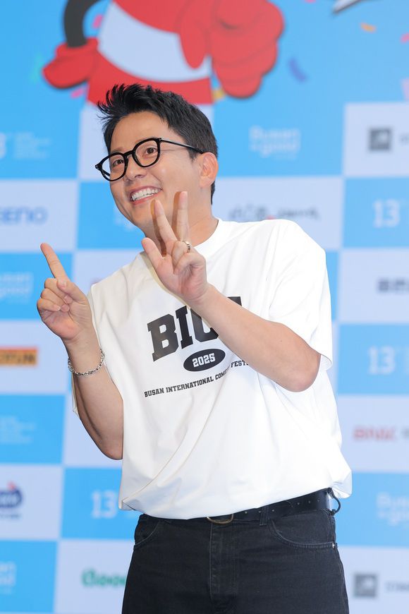 '제13회 부산국제코미디페스티벌(BICF)' 기자회견에 참석한 코미디언 김준호 부산국제코미디페스티벌 조직위원장이 포즈를 취하고 있다. /부산국제코미디페스티벌 조직위원회