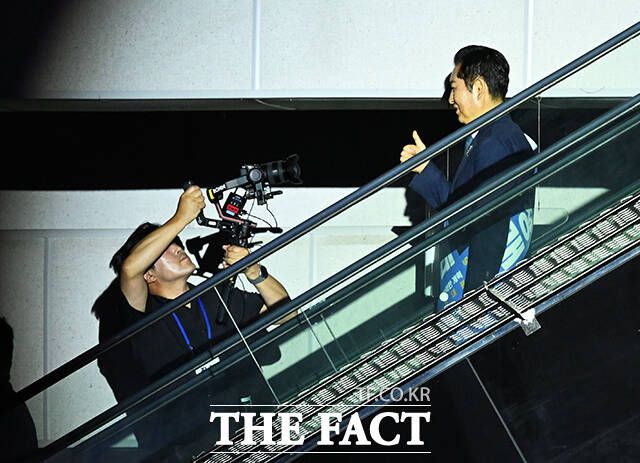 정 후보는 '최전방 공격수'로서 존재감을 재차 각인시키며 검찰개혁·언론개혁·사법개혁 등 '3대 개혁'을 신속하게 마무리하겠다고 강조했다. /고양=배정한 기자