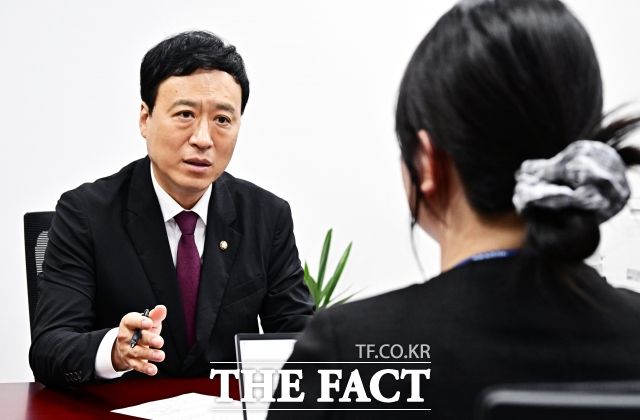 계엄 해제 의결에 참여하고, 윤석열 전 대통령 탄핵에 찬성한 정 의원은 계엄과 탄핵 국면에서 내린 자신의 선택에 후회는 없다고 했다. /배정한 기자