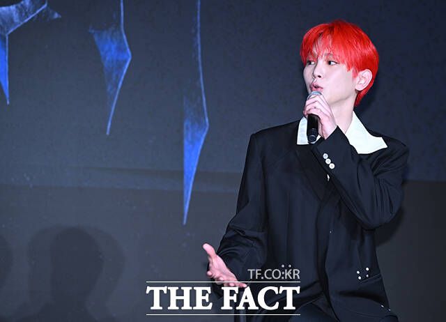 그룹 샤이니의 키가 11일 오후 서울 광진구 풀만 앰배서더 서울 이스트폴 브로드웨이에서 열린 정규 3집 '헌터(HUNTER)' 발매 기념 기자 간담회 참석해 취재진의 질문에 답변하고 있다. /장윤석 기자