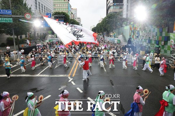 '2025 대전 0시 축제' 개막 퍼레이드 모습 /대전시