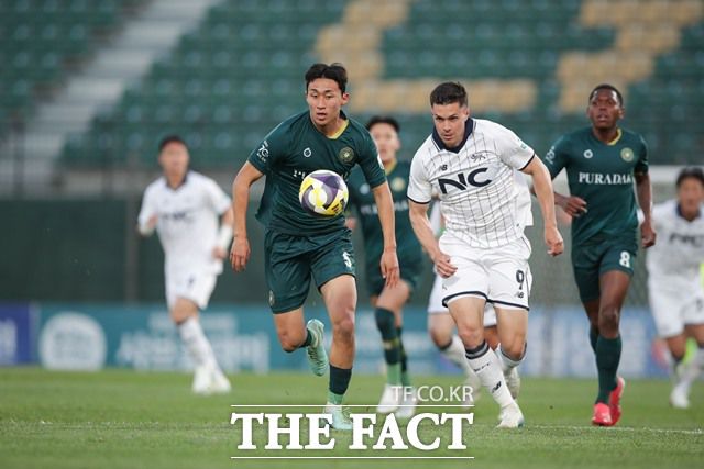 플레이오프 진출의 분수령에서 격돌하는 서울이랜드와 김포GC./K리그