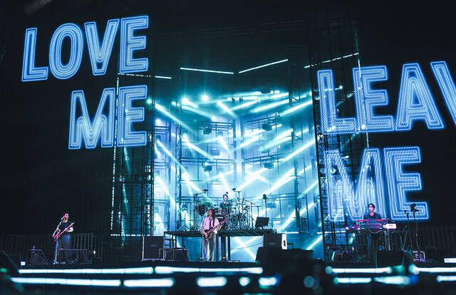 데이식스는 5일 오후 6시 네 번째 정규 앨범 'The DECADE'를 발매하고 27일 태국 방콕에서 월드 투어를 이어간다.