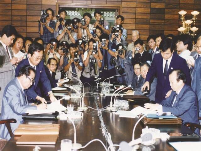 1990년 9월 4~7일 서울 인터콘티넨탈 호텔에서 열린 1차 남북고위급회담 모습. 남북은 줄곧 이견을 좁히지 못했지만 실무대표 접촉 등을 병행하며 남북기본합의서를 채택·발효하게 됐다. /통일부