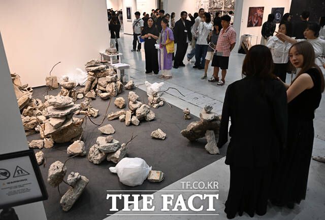 프리즈 서울은 30여 개국 120 갤러리가 참여했다.