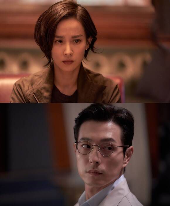 조여정(위쪽)은 특종을 좇는 기자 선주 역을, 정성일은 선주에게 연쇄살인을 고백하는 정신과 의사 영훈 역을 맡아 연기 호흡을 맞춘다. /위드에이스튜디오