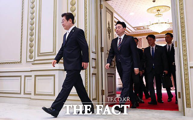 이재명 대통령이 입장하고 있다. /뉴시스