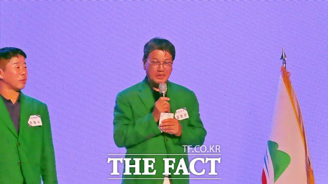 김돈곤 청양군수가 19일 열린 '제26회 청양 고추·구기자 축제'에서 축사를 하고 있다. /김형중 기자