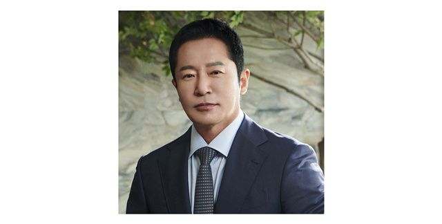 김정모 DK아시아 회장은 "로열파크씨티는 단순한 주거 공간이 아닌 프리미엄 리조트 라이프를 통해 건강한 쉼과 일상이 힐링이 되는 삶을 제공할 것"이라고 말했다. /DK아시아