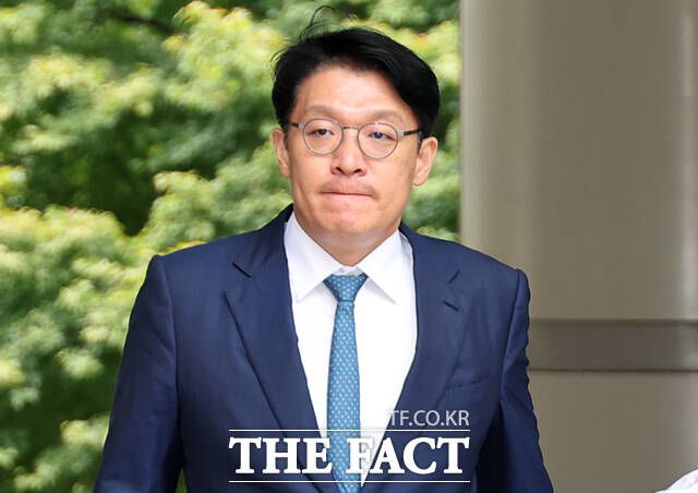 앞서 김 전 검사는 2023년 1월 해당 그림을 김 여사 측에 건네고 공천을 청탁한 혐의(청탁금지법 위반)로 지난 18일 구속됐다. /이새롬 기자