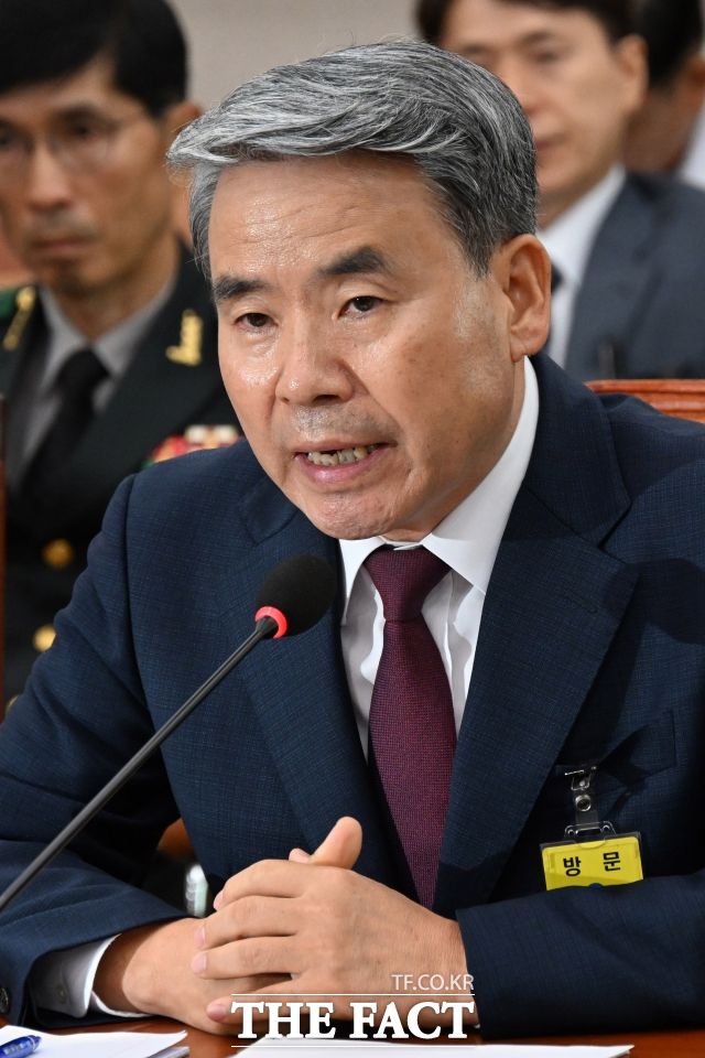 이종섭 전 국방부 장관이 19일 오전 서울 여의도 국회 법제사법위원회에서 열린 '윤석열 대통령 탄핵소추안 발의 요청' 청원 청문회에 증인 출석해 의원 질의에 답변하고 있다. /국회=남윤호 기자