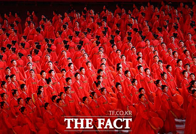 9일 북한 평양 능라도의 5월1일 경기장에서 조선노동당 창건 80주년 기념 경축대회가 열리고 있다. /평양=신화.뉴시스