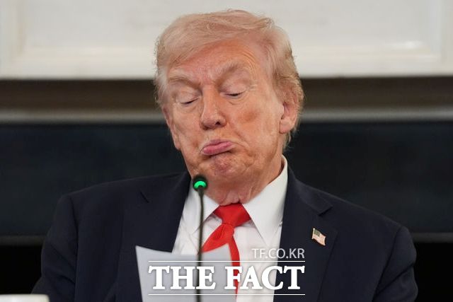 트럼프 대통령이 10일(현지 시각) 노벨평화상 불발 이후 "나는 수백만 명의 생명을 구했기 때문에 그걸로도 만족한다"고 발언했다. / 뉴시스