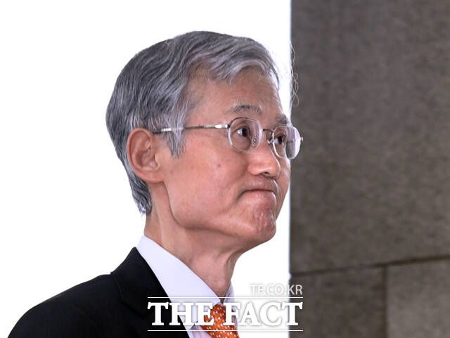 13일 국회 법제사법위원회에서 대법원에 대한 국정감사가 열리는 가운데 조희대(사진) 대법원장을 둘러싼 여야의 치열한 공방이 예상된다. /이새롬 기자