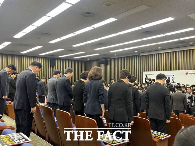 국민의힘이 13일 서울 여의도 국회에서 긴급 의원총회를 열고, 민중기 특검팀의 폭압수사에 대한 특검법의 당론 발의를 결정했다. /이하린 기자