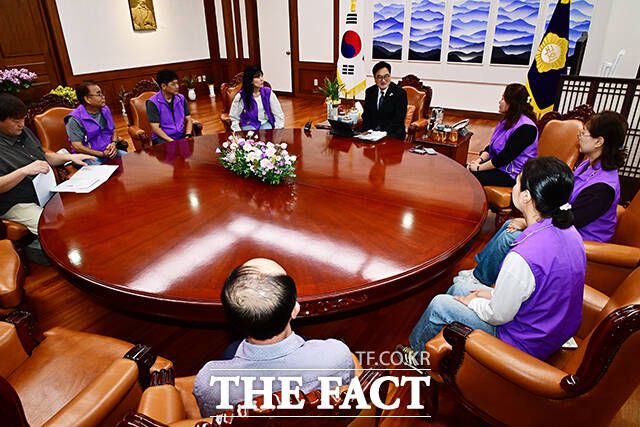 10.29이태원참사 유가족 대표단 만난 우원식 국회의장.