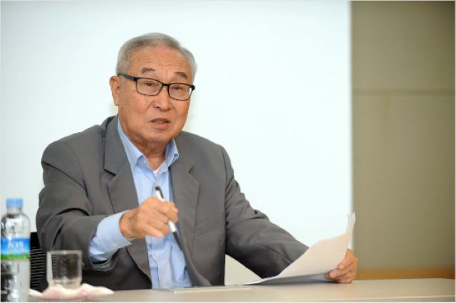 2014년 당시 김영기 KBL 총재. 그는 '평균득점은 팬들의 만족도와 비례한다'고 주창한 바 있다. / KBL