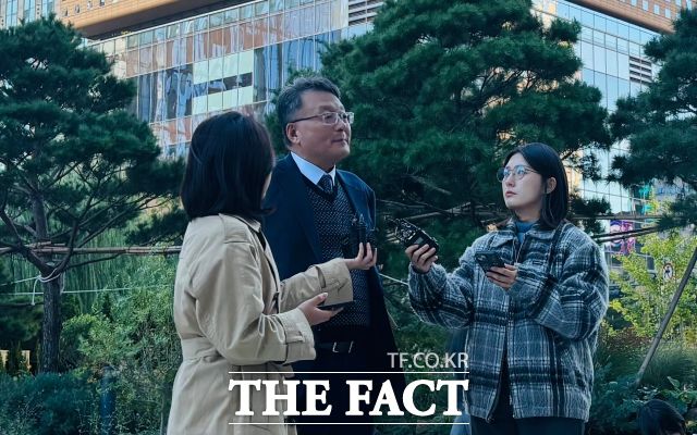 김건희특검 새 특검보로 임명된 김경호 특검보가 27일 오전 첫 출근하고 있다. /정채영 기자