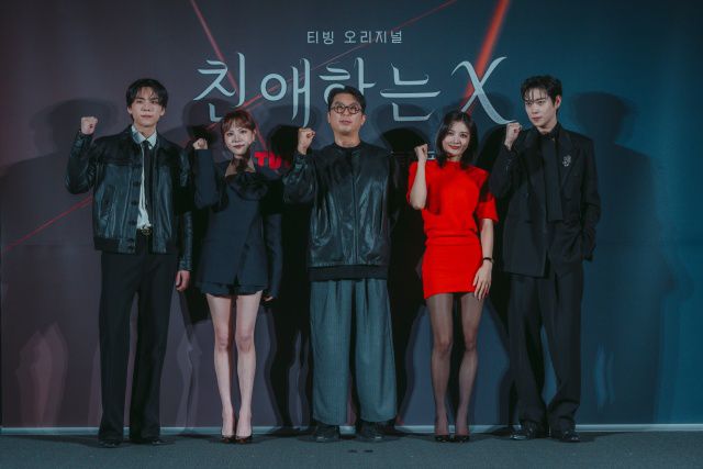 윤준서 역을 맡은 김영대(오른쪽)는 "누군가를 일편단심으로 조건없이 사랑할 수 있는 인물을 또 만날 수 있을까 싶었다. 저에게 좋은 기회가 될 것 같았다"고 말했다. /티빙