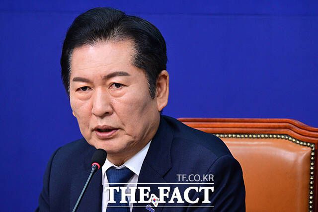 정청래 더불어민주당 대표가 10일 오전 서울 여의도 국회에서 열린 최고위원회의에 참석해 모두발언을 하고 있다. /국회=남윤호 기자