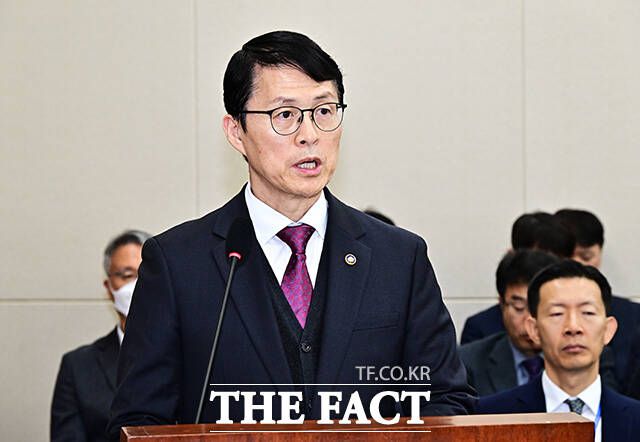 인사말 하는 최원호 원자력안전위원회 위원장.