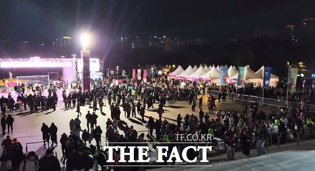 18일 '오승혁의 '현장''은 한국-가나 축구대표팀 경기가 열리는 서울월드컵경기장을 찾았다. 영하의 날씨를 뚫고 경기를 즐기기 위해 찾는 팬들의 열정이 가득했다. /서울월드컵경기장=오승혁 기자