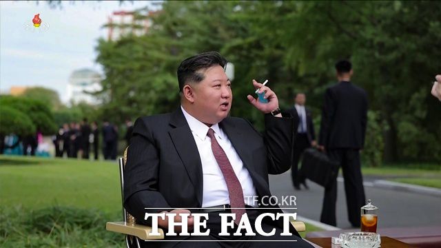 미야모토 사토루 세이가쿠인대학교 교수는 END 이니셔티브가 남북한의 의미 있는 관계를 만들기 어려울 것이라고 진단했다. 사진은 김정은 북한 국무위원장이 지난달 8일 노동당 창건 80주년을 앞두고 당창건사적관을 방문했던 모습이다. /뉴시스