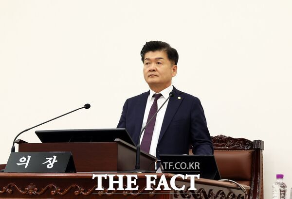 대전 유성구의회가 11월 20일부터 12월 19일까지 30일간 일정으로 제282회 정례회를 개회했다. 김동수 의장이 개회사를 하고 있다. /유성구의회