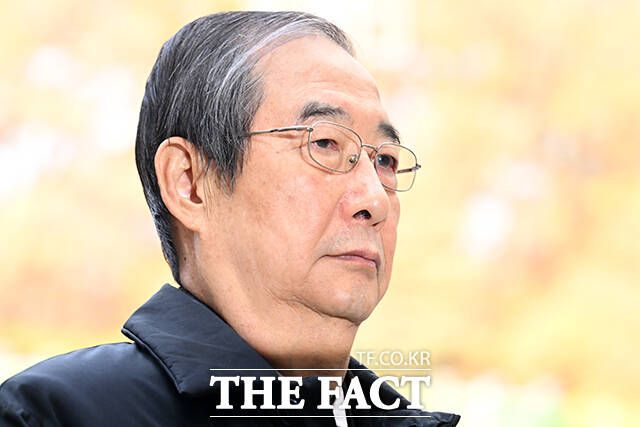 내란 우두머리 방조 등 혐의를 받는 한덕수 전 국무총리가 26일 오전 서울 서초구 서울중앙지방법원에서 열린 결심 공판에 출석하고 있다. /서예원 기자