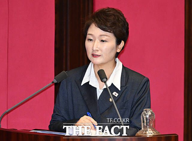 이언주 더불어민주당 최고위원이 경기도지사 당내 경선에 출마하지 않고 이재명 정부의 성공을 위해 필요한 역할을 하겠다고 30일 밝혔다. /배정한 기자