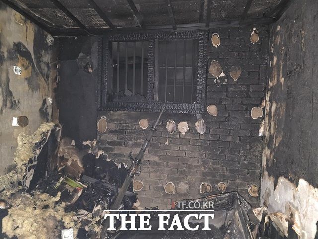 지난달 24일 대구시 중구 남산동 한 아파트에서 발생한 노후 김치냉장고 화재. /대구소방안전본부