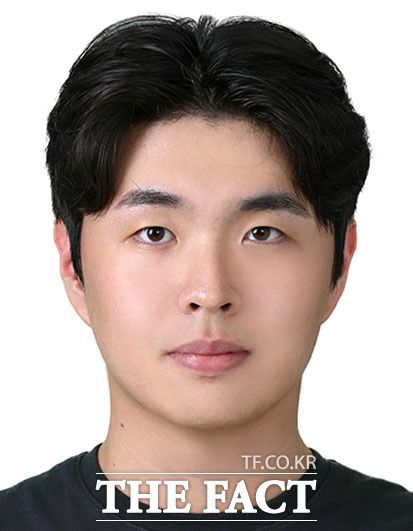 수원시는 11월 '이달의 친절왕'으로 창안구 송죽동 윤우빈 주무관을 선정했다. /수원시