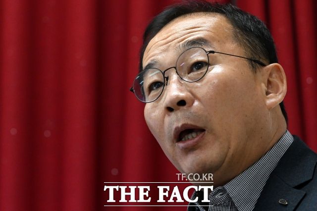 한국 드라마를 봤다는 이유로 정치적 과오자로 분류된 뒤 탈북한 장세율 겨레얼통일연대 대표가 3일 오후 서울 영등포구 사무실에서 <더팩트>와 인터뷰를 하고 있다. /남용희 기자