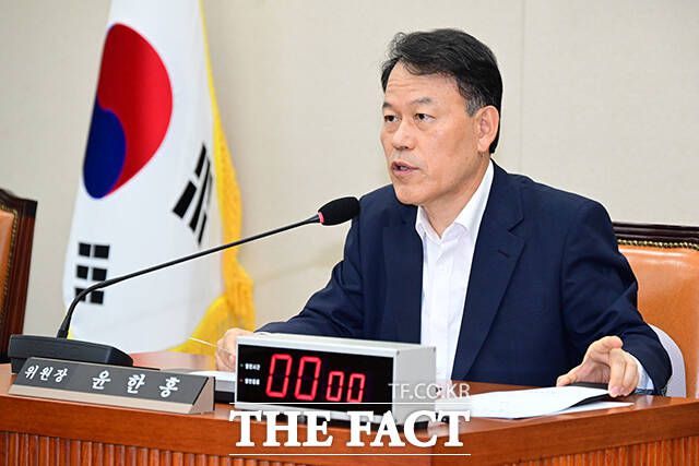 윤한홍 국민의힘 의원이 5일 국회에서 열린 '이재명 정권 6개월 국정평가 회의'에서 "우리가 계엄을 사과하고 윤 전 대통령과 절연하는 것을 이재명 대통령과 민주당이 가장 싫어할 것"이라고 말했다. /남윤호 기자