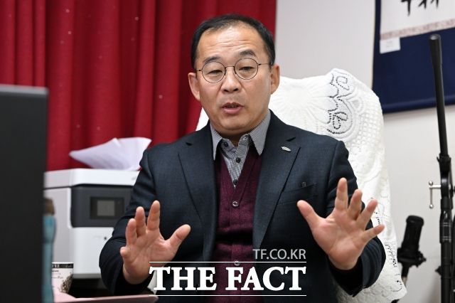 장세율 겨레얼통일연대 대표는 지난 3일 오후 서울 영등포구 사무실에서 "북한 주민 인권침해 사례 중 북한군이 러시아 전쟁에 강제 동원돼 전쟁에 투입되고 있는 것이 가장 충격적"이라고 말했다. /남용희 기자