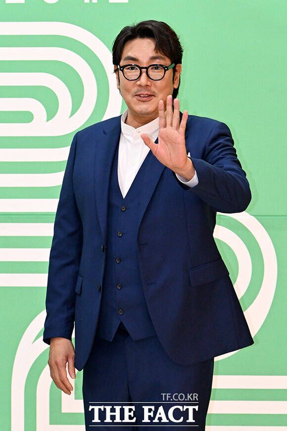 배우 조진웅(49·조원준)이 소년범 전력 논란 끝에 은퇴를 선언하자 일각에서는 "교육과 개선 가능성을 높이는 것이 소년사법의 특징"이라며 옹호론이 일고 있다. /더팩트 DB